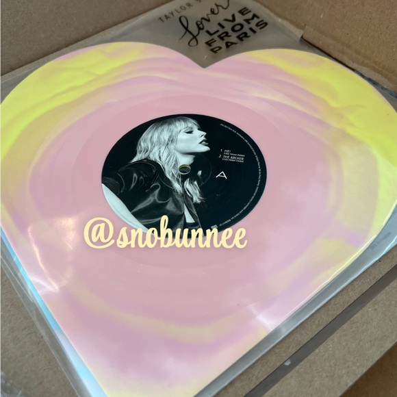 Taylor Swift Other - Taylor Swift Lover (Live from Paris) Heart shaped vinyl